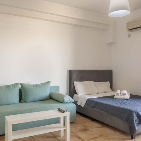 Elia Mini Suites 6 Larissa Extérieur photo